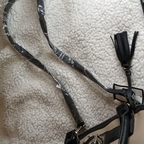 Nine West Dome. Bag, black and taupe, NWT, crossbody strap removable and handles - Picture 3 of 13